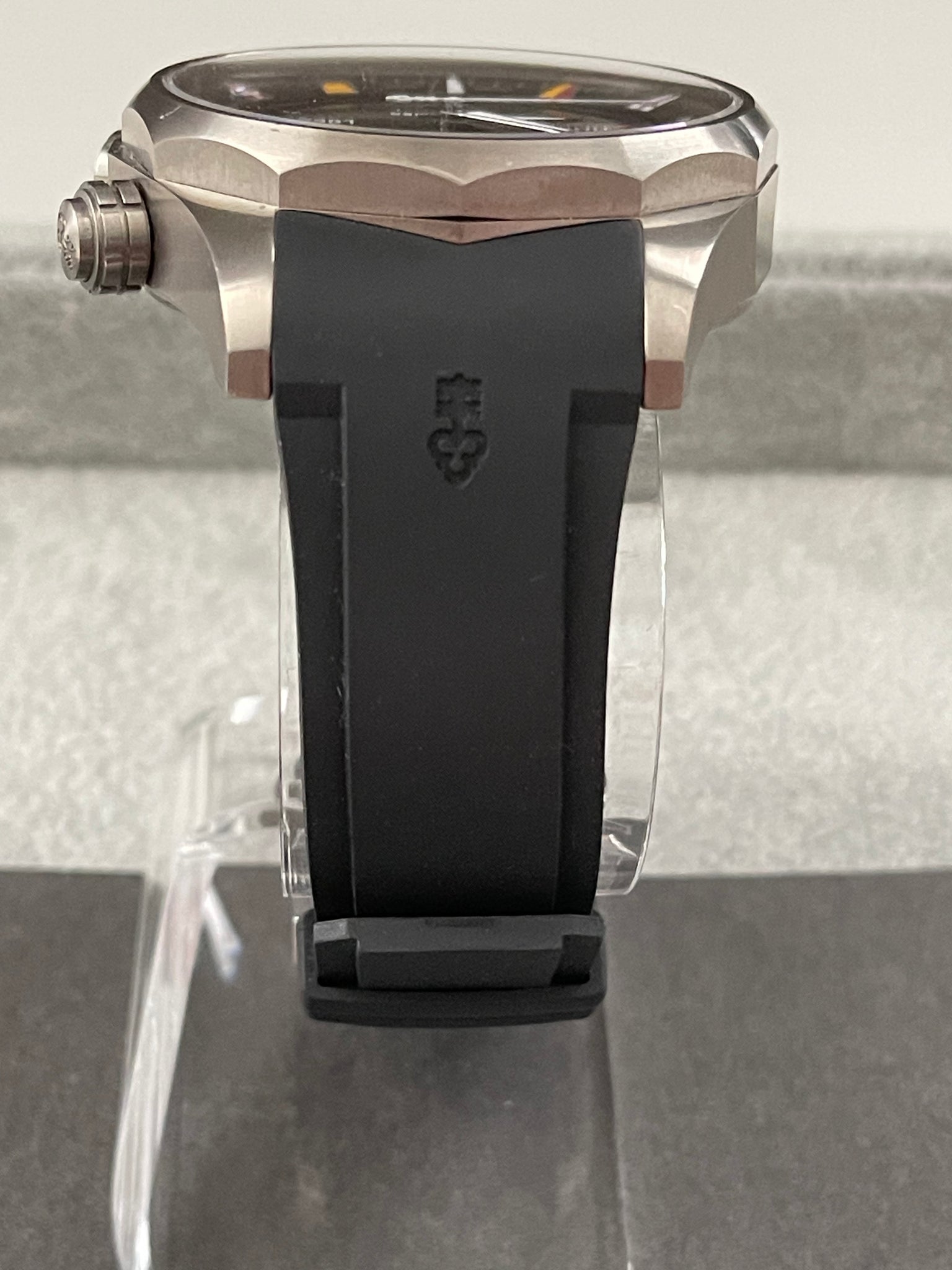 Corum worldtimer 2025