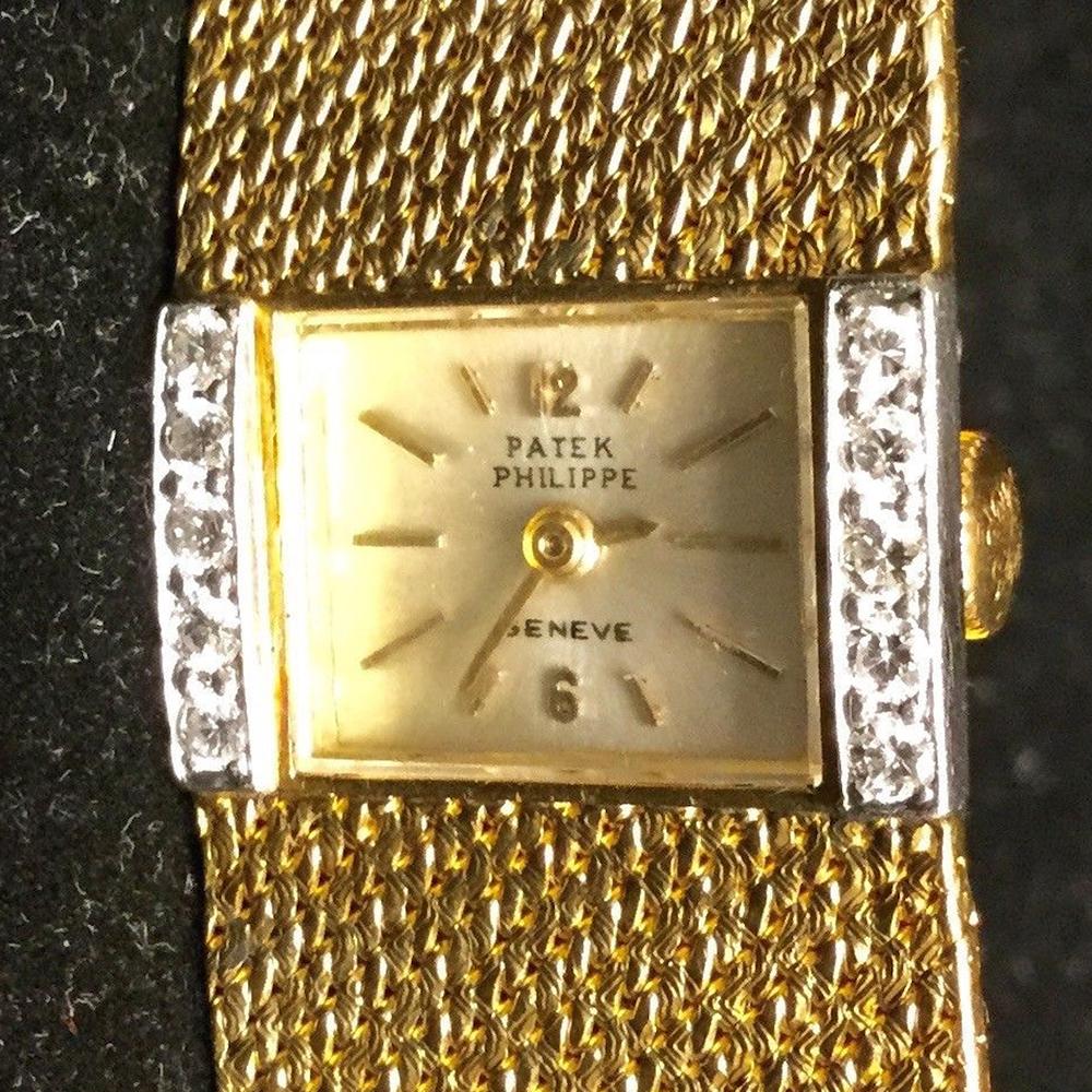 Patek Philippe - 18kt. Yellow Gold Diamond Bezel Vintage Ladies Watch